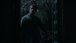 extant_GameOfThrones_2x03-WhatIsDeadMayNeverDie_1411