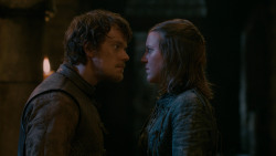 extant_GameOfThrones_2x03-WhatIsDeadMayNeverDie_1868