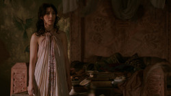 extant_GameOfThrones_2x03-WhatIsDeadMayNeverDie_1924
