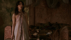 extant_GameOfThrones_2x03-WhatIsDeadMayNeverDie_1925