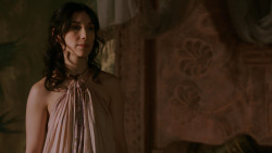 extant_GameOfThrones_2x03-WhatIsDeadMayNeverDie_1933