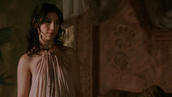 extant_GameOfThrones_2x03-WhatIsDeadMayNeverDie_1935