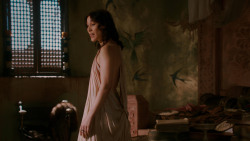 extant_GameOfThrones_2x03-WhatIsDeadMayNeverDie_1955