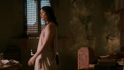 extant_GameOfThrones_2x03-WhatIsDeadMayNeverDie_1957