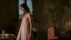 extant_GameOfThrones_2x03-WhatIsDeadMayNeverDie_1958