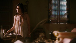 extant_GameOfThrones_2x03-WhatIsDeadMayNeverDie_1967