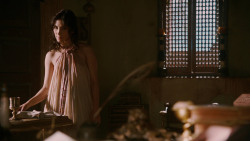 extant_GameOfThrones_2x03-WhatIsDeadMayNeverDie_1969