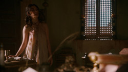 extant_GameOfThrones_2x03-WhatIsDeadMayNeverDie_1971