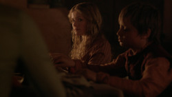 extant_GameOfThrones_2x03-WhatIsDeadMayNeverDie_2133