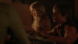 extant_GameOfThrones_2x03-WhatIsDeadMayNeverDie_2174