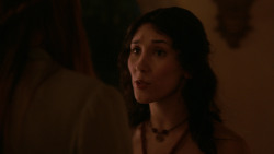 extant_GameOfThrones_2x03-WhatIsDeadMayNeverDie_2341