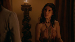 extant_GameOfThrones_2x03-WhatIsDeadMayNeverDie_2382