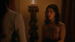 extant_GameOfThrones_2x03-WhatIsDeadMayNeverDie_2426