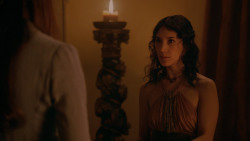 extant_GameOfThrones_2x03-WhatIsDeadMayNeverDie_2438