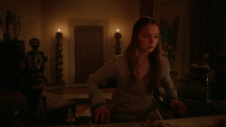 extant_GameOfThrones_2x03-WhatIsDeadMayNeverDie_2457