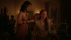 extant_GameOfThrones_2x03-WhatIsDeadMayNeverDie_2472