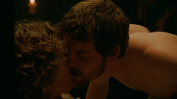 extant_GameOfThrones_2x03-WhatIsDeadMayNeverDie_2936