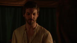 extant_GameOfThrones_2x03-WhatIsDeadMayNeverDie_3220