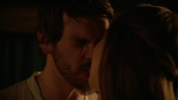 extant_GameOfThrones_2x03-WhatIsDeadMayNeverDie_3295