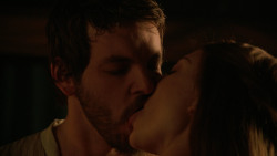 extant_GameOfThrones_2x03-WhatIsDeadMayNeverDie_3299