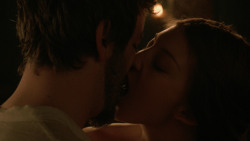 extant_GameOfThrones_2x03-WhatIsDeadMayNeverDie_3304