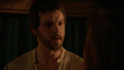extant_GameOfThrones_2x03-WhatIsDeadMayNeverDie_3346