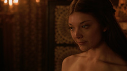 extant_GameOfThrones_2x03-WhatIsDeadMayNeverDie_3363