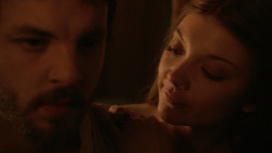 extant_GameOfThrones_2x03-WhatIsDeadMayNeverDie_3405