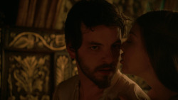 extant_GameOfThrones_2x03-WhatIsDeadMayNeverDie_3480