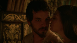extant_GameOfThrones_2x03-WhatIsDeadMayNeverDie_3482