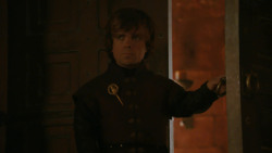 extant_GameOfThrones_2x03-WhatIsDeadMayNeverDie_3490