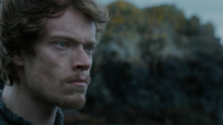 extant_GameOfThrones_2x03-WhatIsDeadMayNeverDie_3749