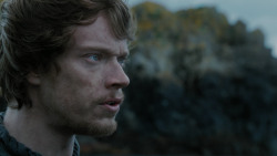 extant_GameOfThrones_2x03-WhatIsDeadMayNeverDie_3752