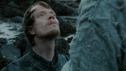 extant_GameOfThrones_2x03-WhatIsDeadMayNeverDie_3812