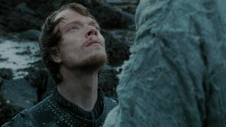 extant_GameOfThrones_2x03-WhatIsDeadMayNeverDie_3814