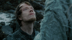 extant_GameOfThrones_2x03-WhatIsDeadMayNeverDie_3818