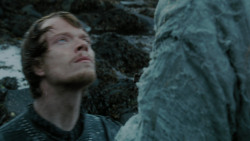 extant_GameOfThrones_2x03-WhatIsDeadMayNeverDie_3819