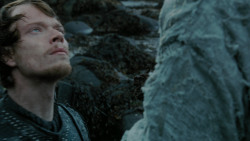 extant_GameOfThrones_2x03-WhatIsDeadMayNeverDie_3820