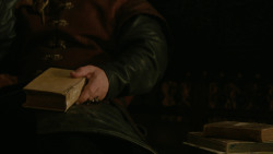 extant_GameOfThrones_2x03-WhatIsDeadMayNeverDie_3855
