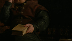 extant_GameOfThrones_2x03-WhatIsDeadMayNeverDie_3857