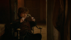 extant_GameOfThrones_2x03-WhatIsDeadMayNeverDie_4060