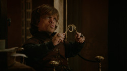 extant_GameOfThrones_2x03-WhatIsDeadMayNeverDie_4065
