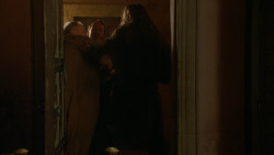 extant_GameOfThrones_2x03-WhatIsDeadMayNeverDie_4197