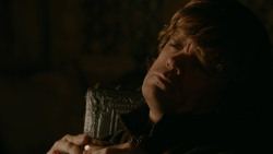 extant_GameOfThrones_2x03-WhatIsDeadMayNeverDie_4332