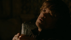 extant_GameOfThrones_2x03-WhatIsDeadMayNeverDie_4344