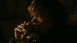 extant_GameOfThrones_2x03-WhatIsDeadMayNeverDie_4367