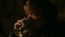 extant_GameOfThrones_2x03-WhatIsDeadMayNeverDie_4368