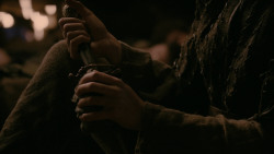 extant_GameOfThrones_2x03-WhatIsDeadMayNeverDie_4451
