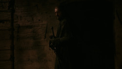 extant_GameOfThrones_2x03-WhatIsDeadMayNeverDie_4480