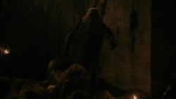 extant_GameOfThrones_2x03-WhatIsDeadMayNeverDie_4913